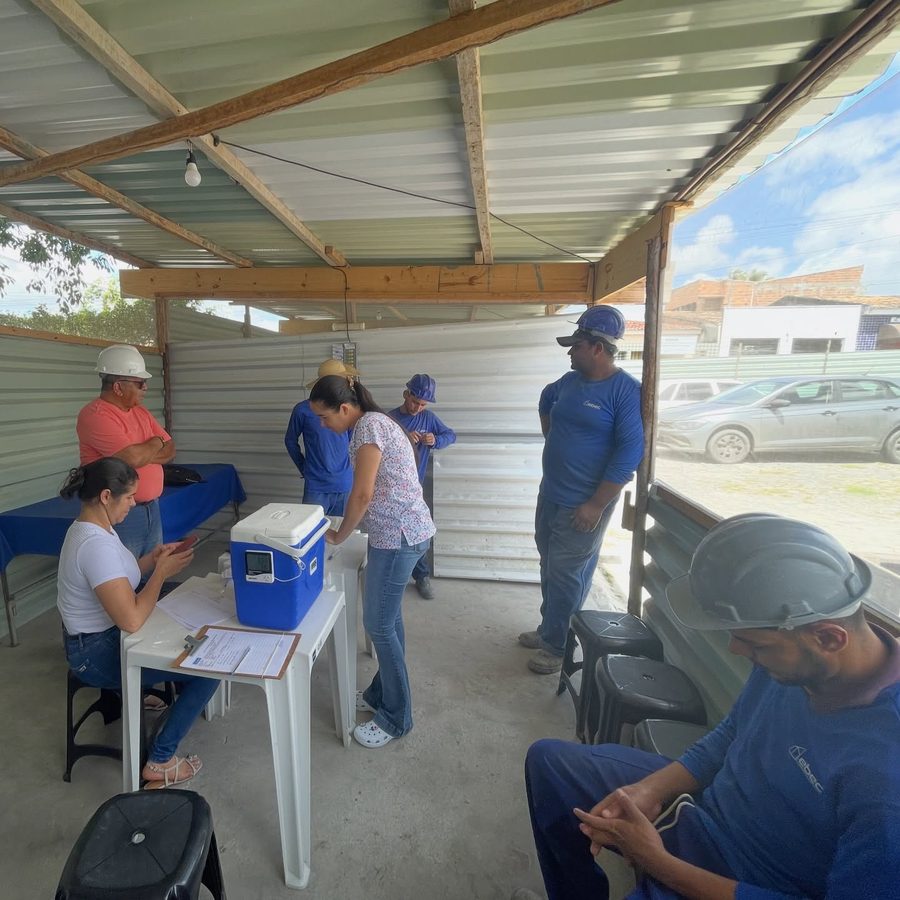 Equipe EBEC — ação de saúde no canteiro